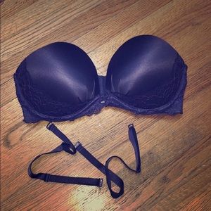 Victoria’s Secret strapless bra